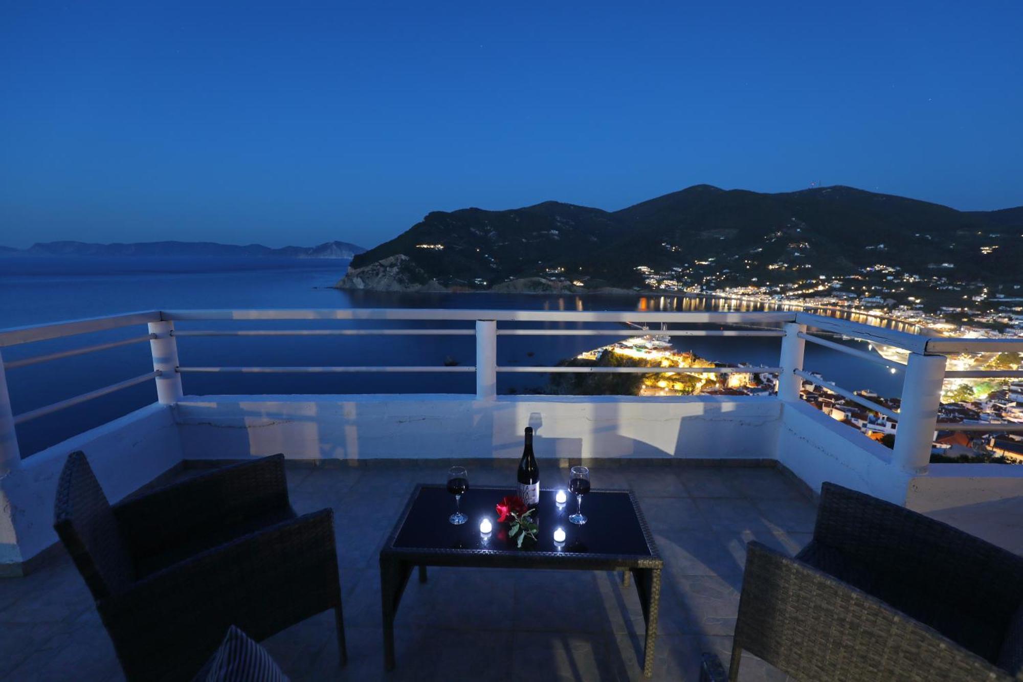 Tsoukalaria Studios Skopelos Town Exterior photo