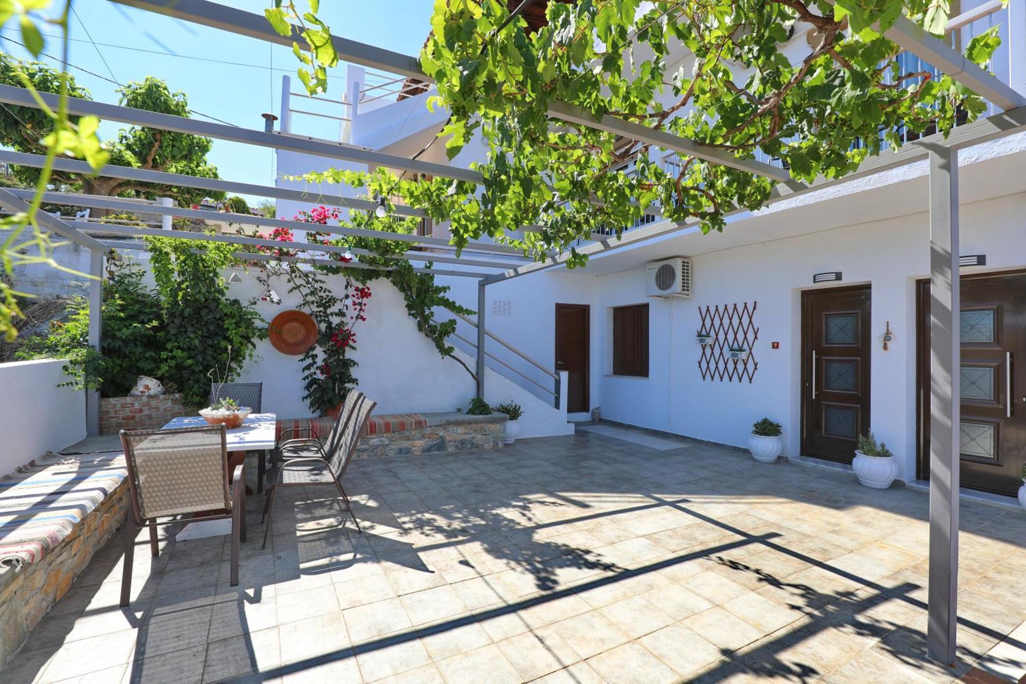Tsoukalaria Studios Skopelos Town Exterior photo