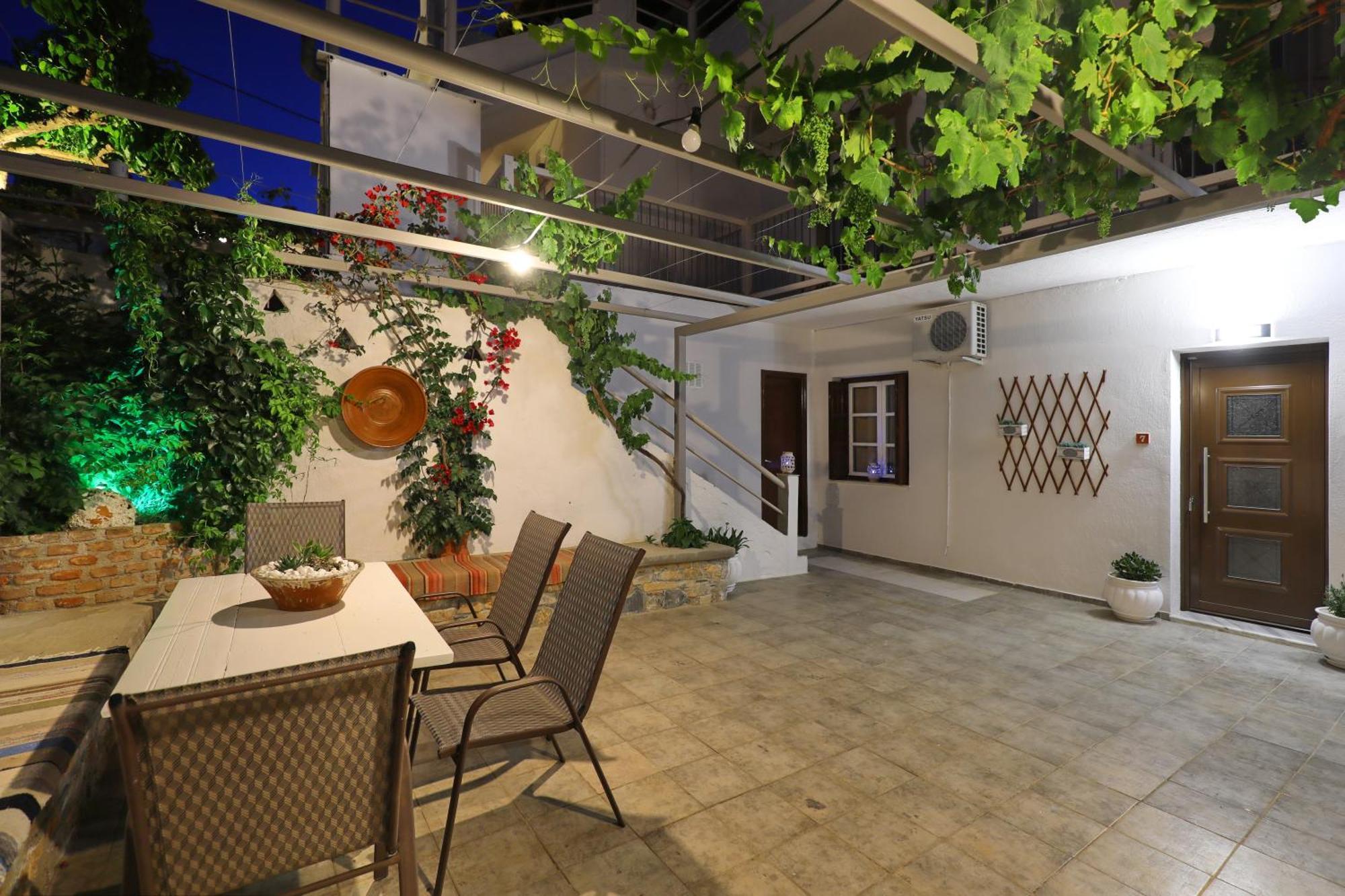 Tsoukalaria Studios Skopelos Town Exterior photo
