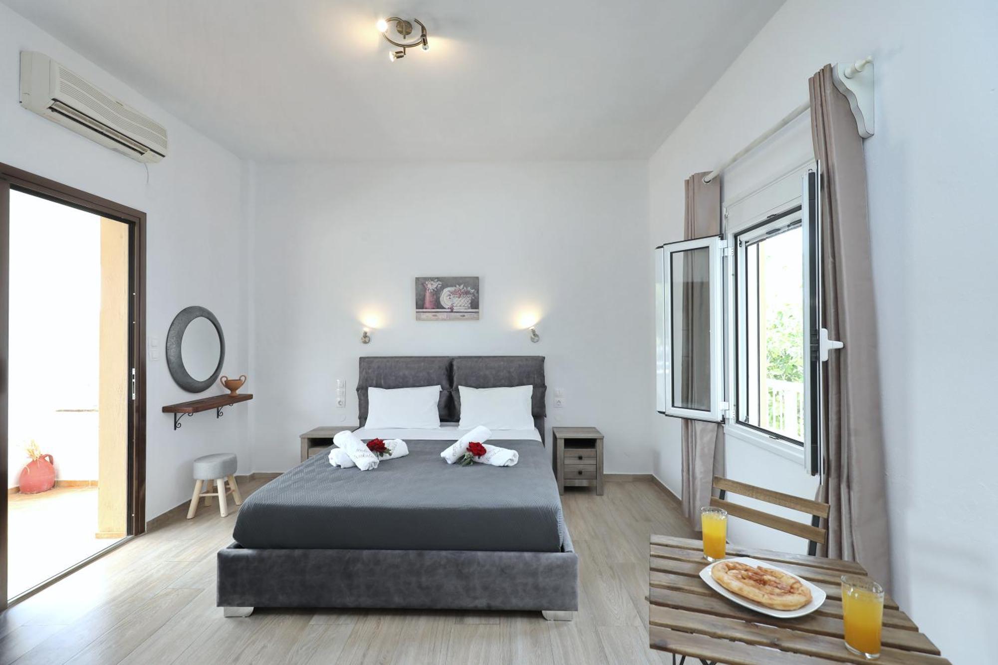 Tsoukalaria Studios Skopelos Town Exterior photo